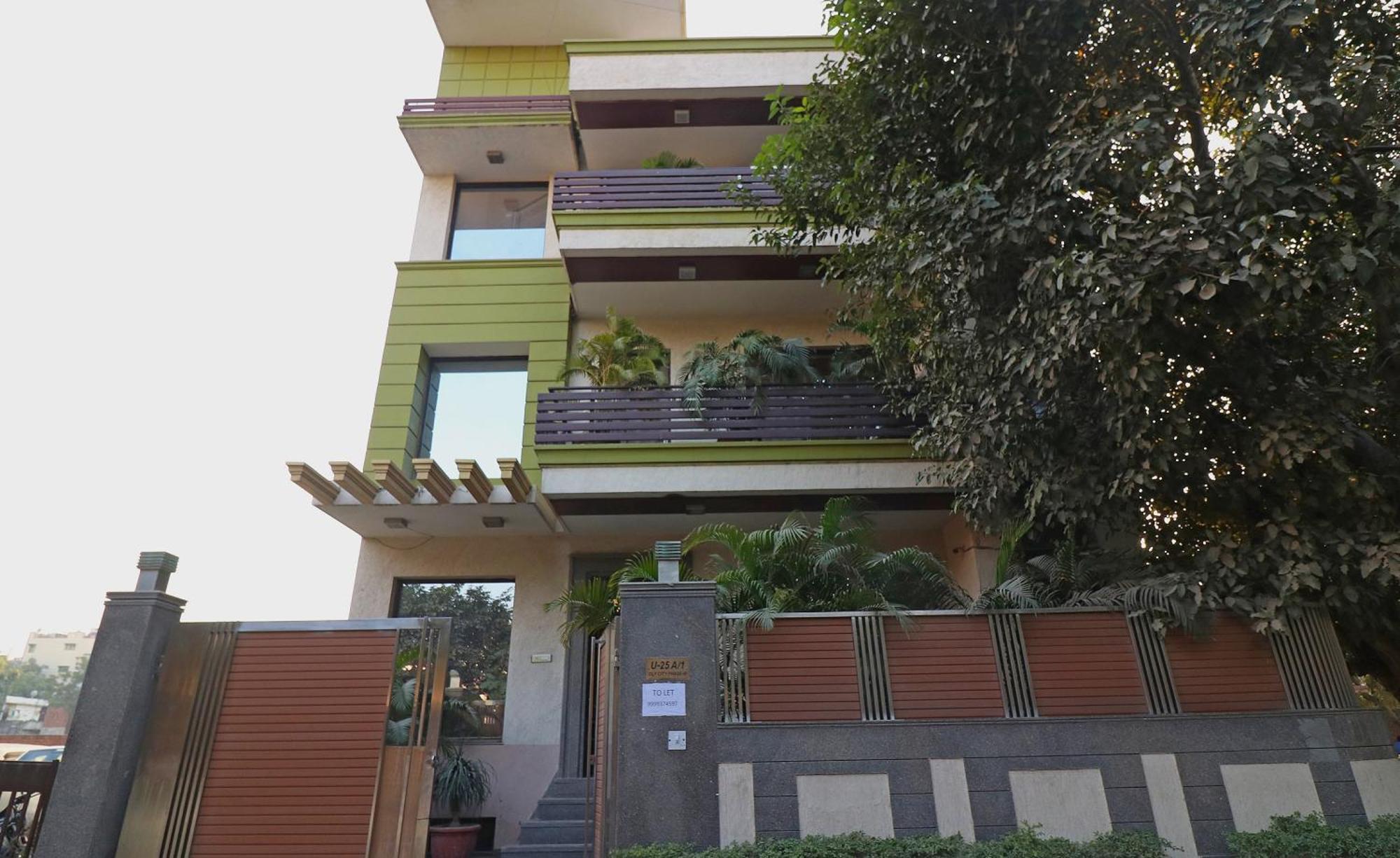 גורגאון Wonderland Inn Near Aravali Biodiversity Park מראה חיצוני תמונה