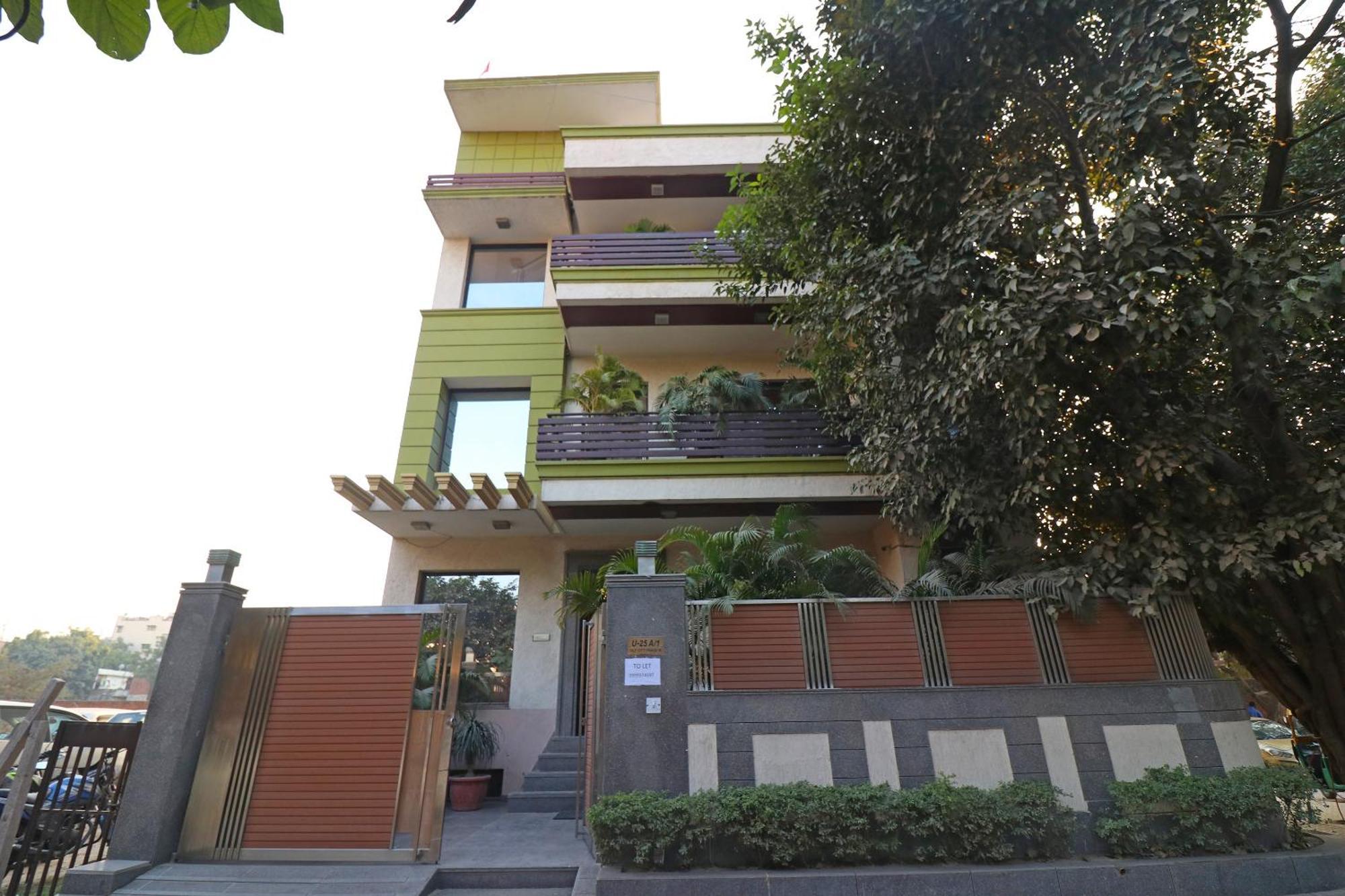 גורגאון Wonderland Inn Near Aravali Biodiversity Park מראה חיצוני תמונה