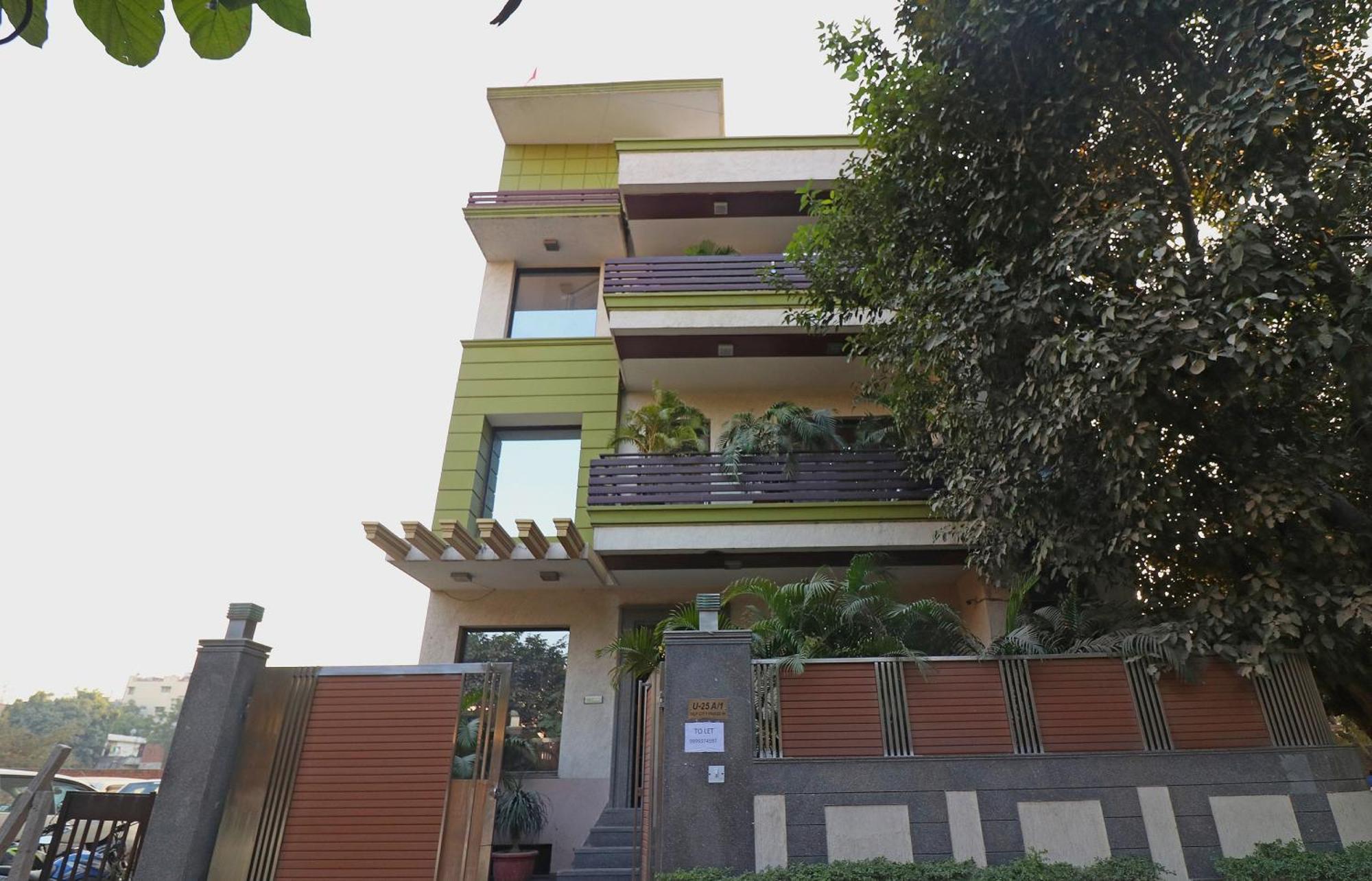 גורגאון Wonderland Inn Near Aravali Biodiversity Park מראה חיצוני תמונה