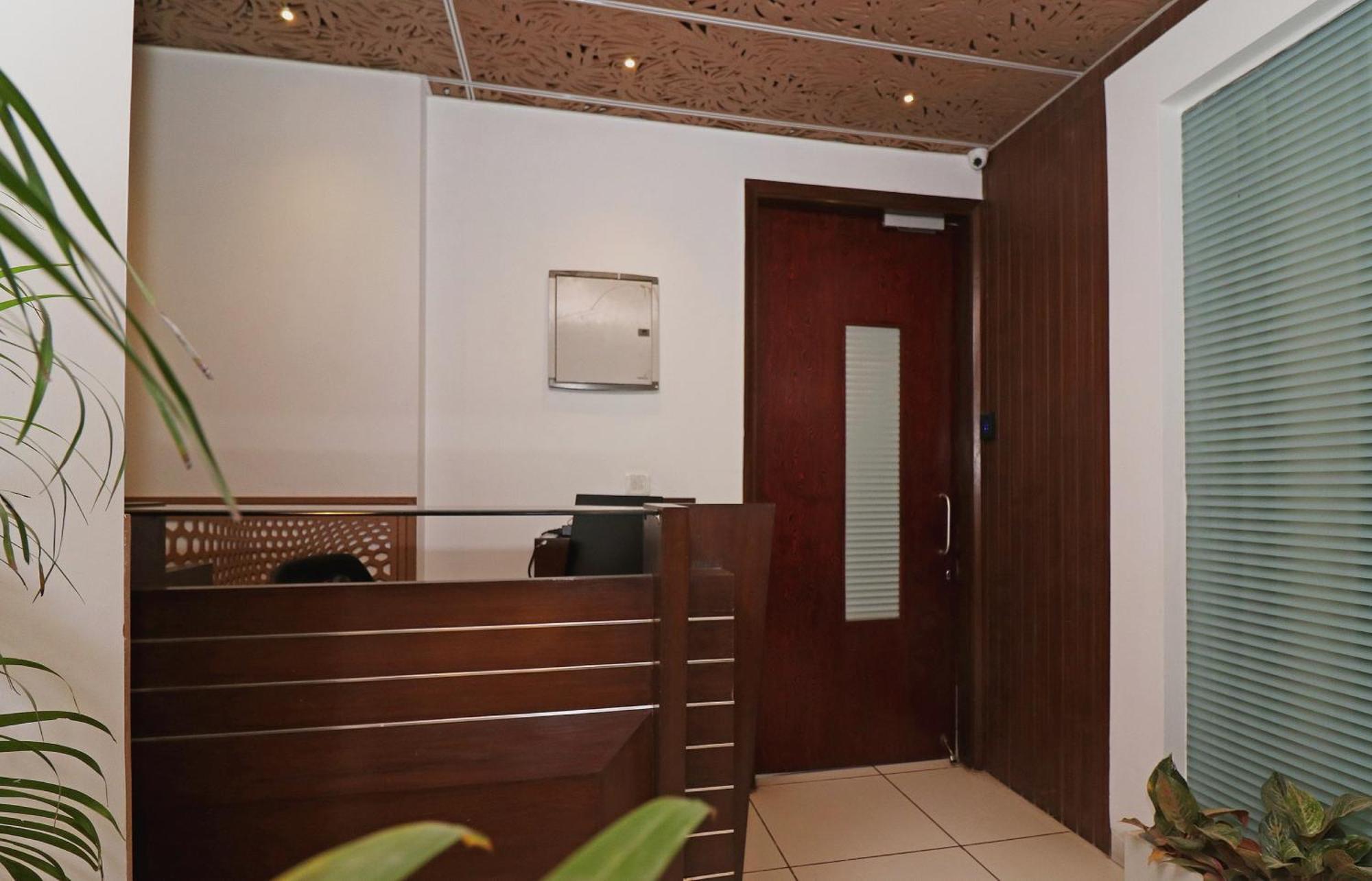 גורגאון Wonderland Inn Near Aravali Biodiversity Park מראה חיצוני תמונה